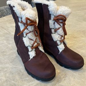 NWT Sorel Joan of Arctic Wedge II shearling boots size 9.5 chestnut